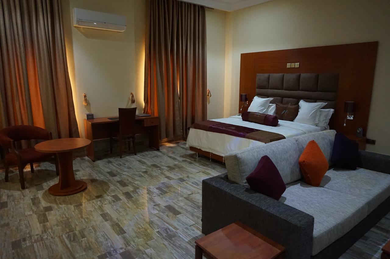 Aenon Suites Oshogbo Экстерьер фото