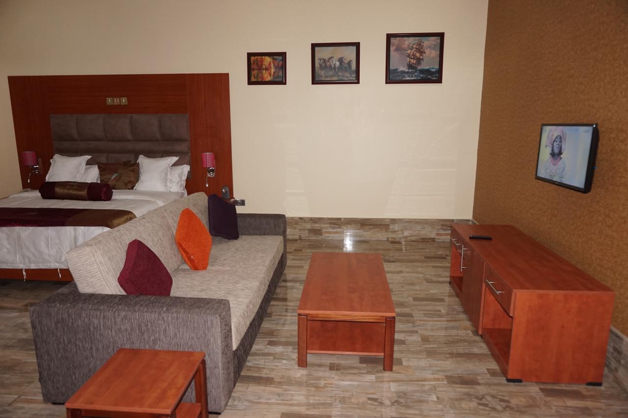 Aenon Suites Oshogbo Экстерьер фото