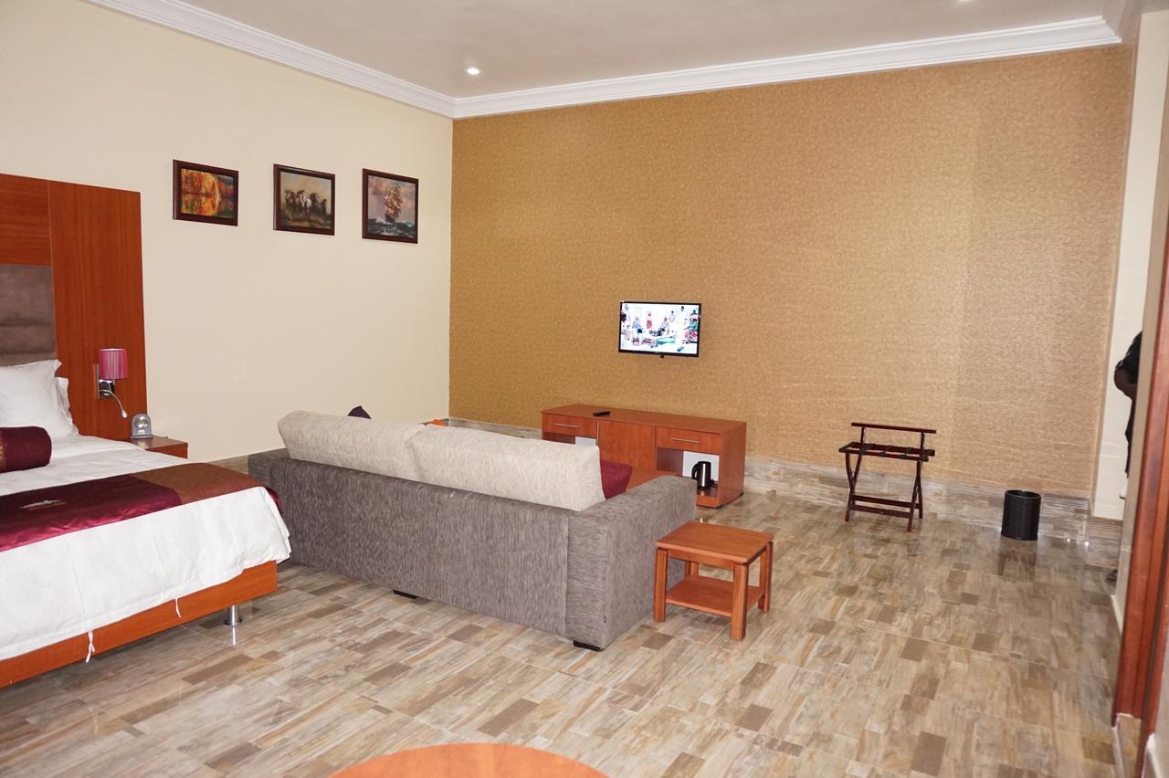 Aenon Suites Oshogbo Экстерьер фото